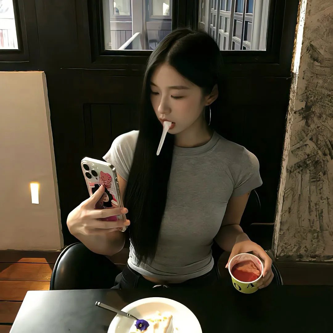蒙娜丽莎与血月